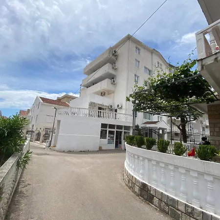 Azzuro * Budva
