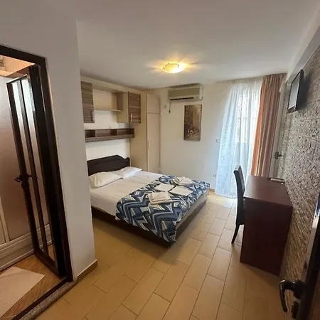 Azzuro Apartament *