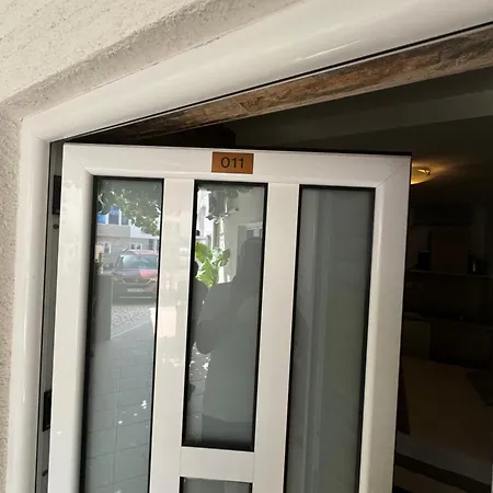 Azzuro Apartament Budva