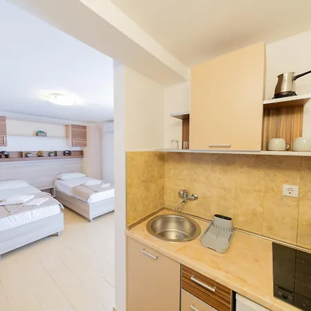 Azzuro Apartament Budva