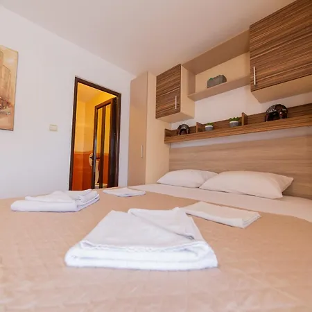Azzuro Apartament *