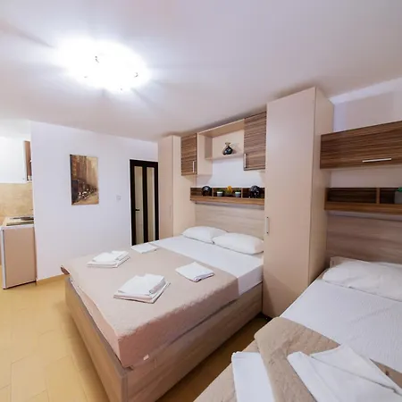 Azzuro Apartament Budva