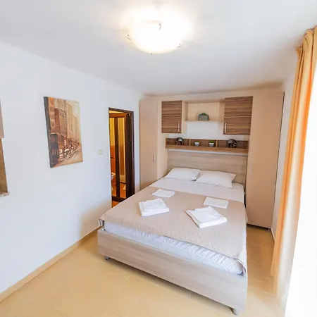 Azzuro Apartament Budva