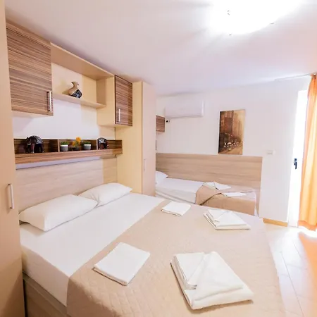 Azzuro Budva