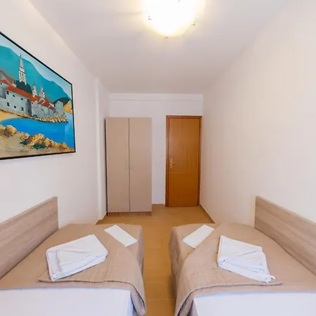 Azzuro Apartament Budva