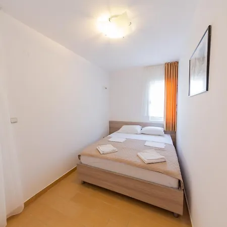 Azzuro Apartament Budva