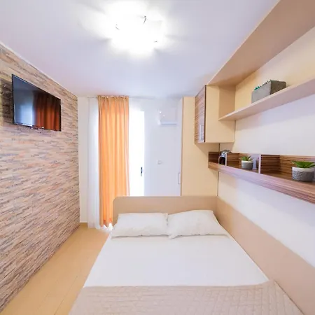 Azzuro Apartament Budva