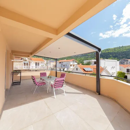 Azzuro Apartament